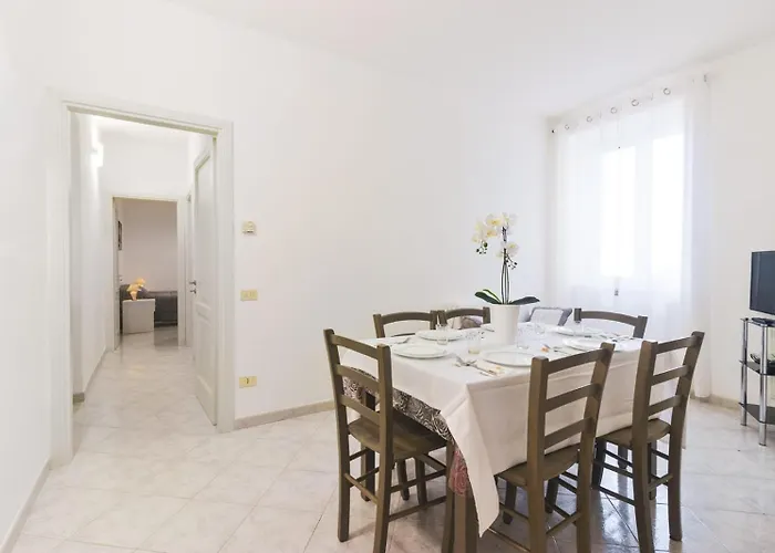 Scala Center Big Holiday House Apartman